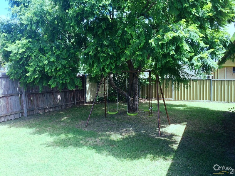 16 Kirklees Street, Newtown QLD 4350