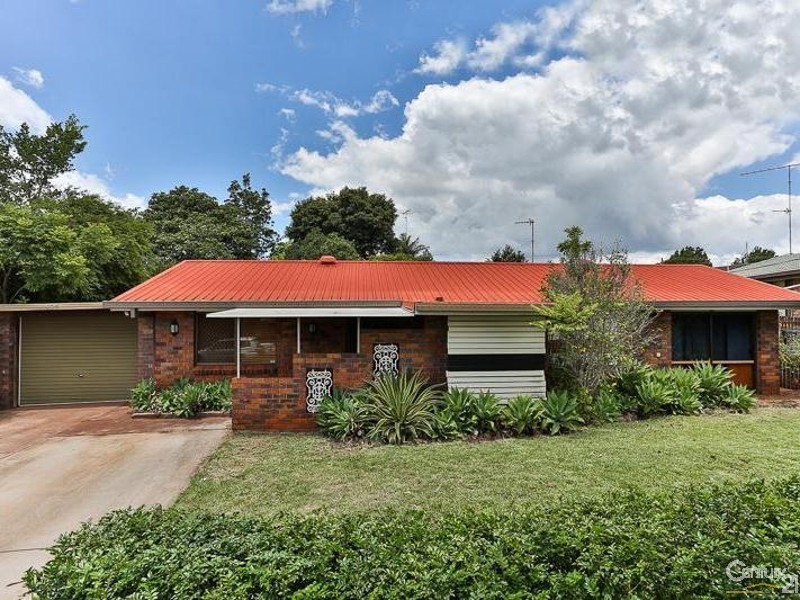 374 Hume Street, Centenary Heights QLD 4350