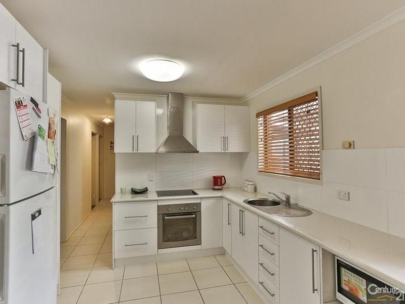 374 Hume Street, Centenary Heights QLD 4350