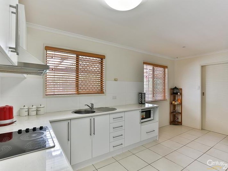374 Hume Street, Centenary Heights QLD 4350