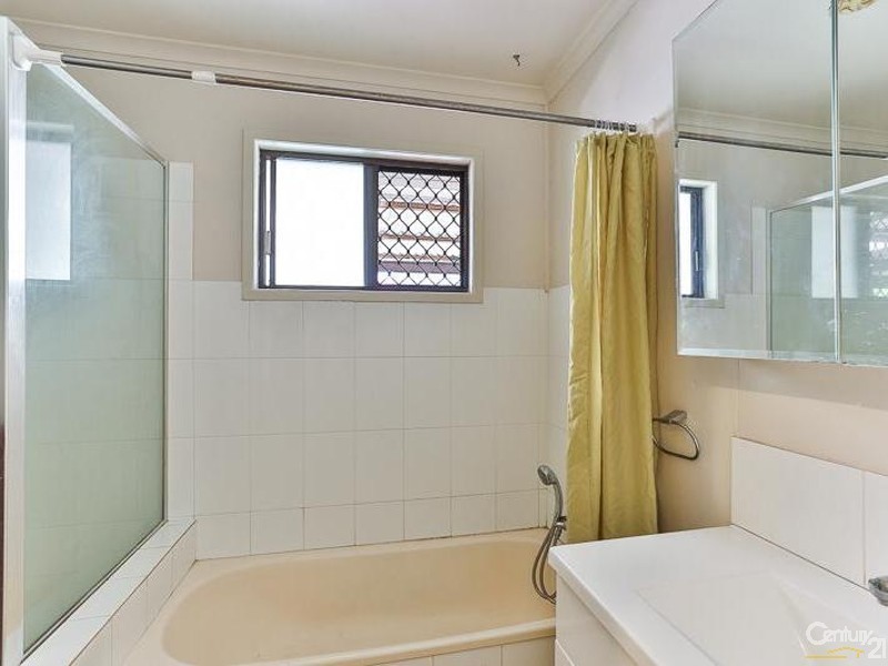 374 Hume Street, Centenary Heights QLD 4350