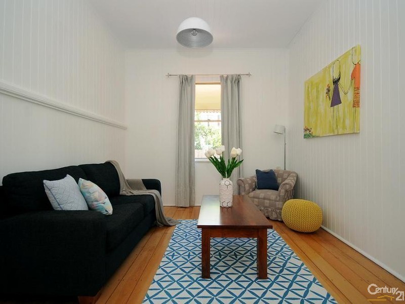 6 Raff Street, North Toowoomba QLD 4350