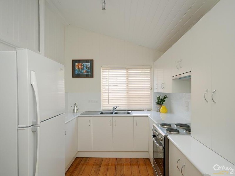 6 Raff Street, North Toowoomba QLD 4350