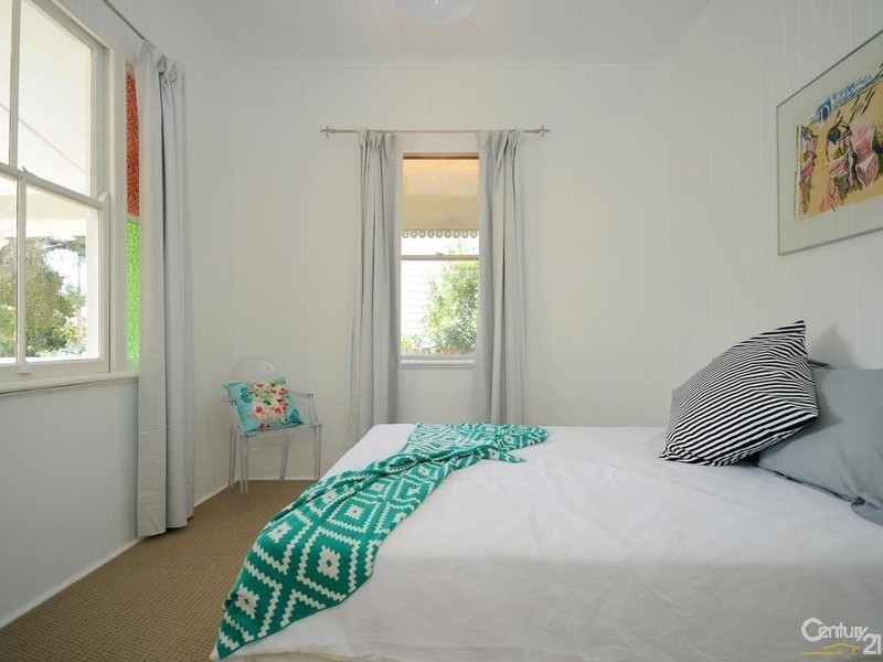 6 Raff Street, North Toowoomba QLD 4350