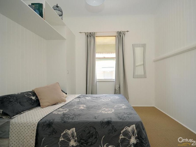 6 Raff Street, North Toowoomba QLD 4350