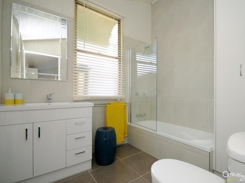 6 Raff Street, North Toowoomba QLD 4350