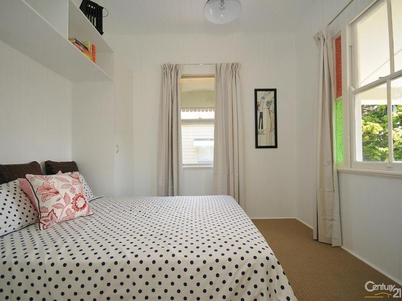 6 Raff Street, North Toowoomba QLD 4350