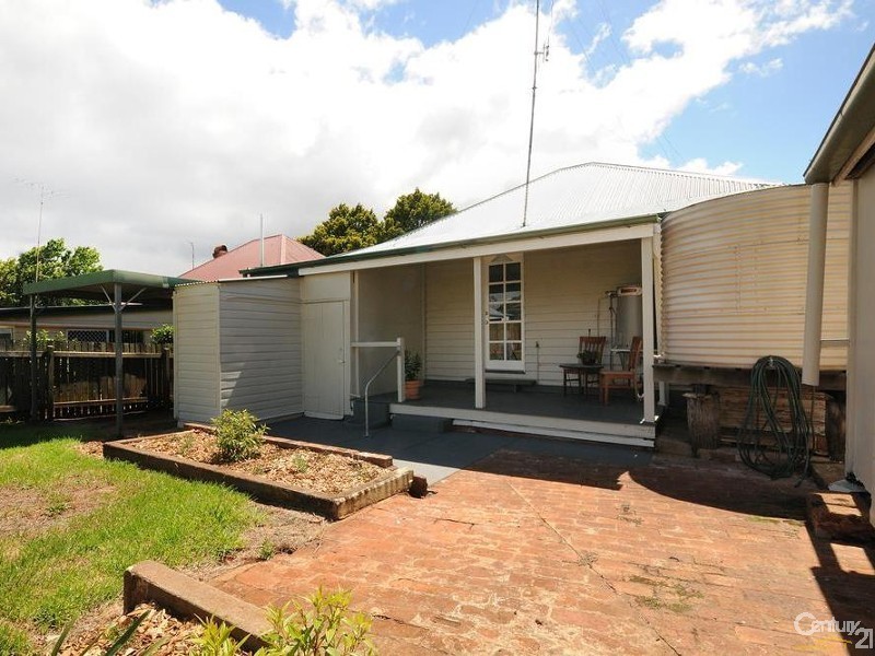 6 Raff Street, North Toowoomba QLD 4350