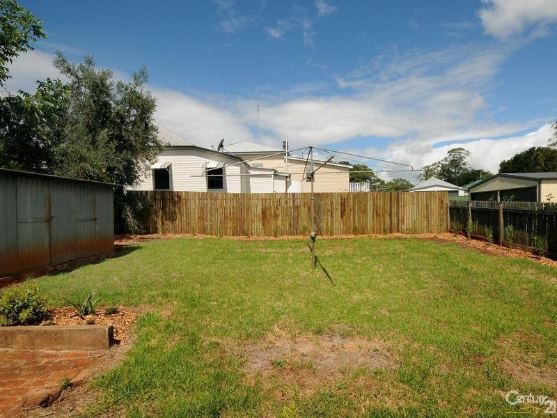 6 Raff Street, North Toowoomba QLD 4350