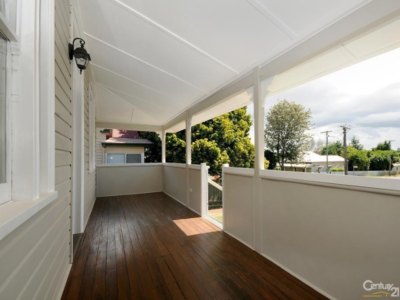 6 Raff Street, North Toowoomba QLD 4350