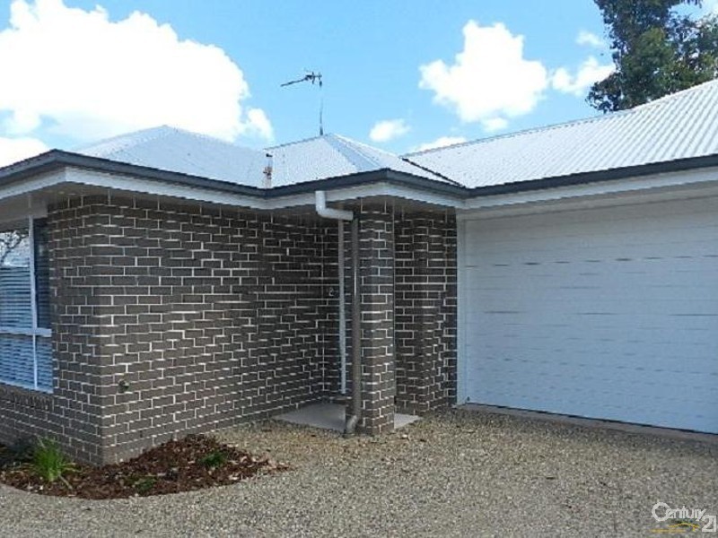 2/57 Holberton Street, Rockville QLD 4350