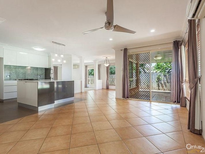 166 Spring Street, Middle Ridge QLD 4350