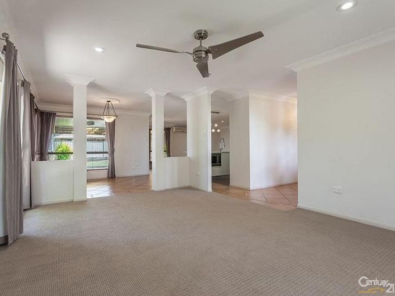 166 Spring Street, Middle Ridge QLD 4350