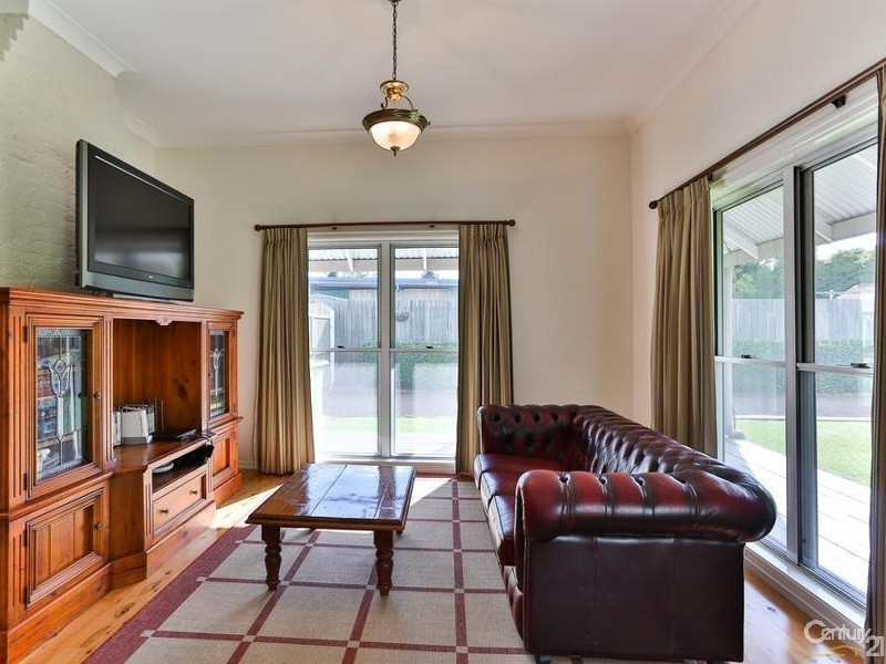 13 Anzac Avenue, Newtown QLD 4350