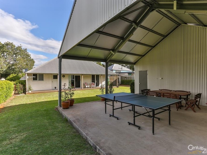 13 Anzac Avenue, Newtown QLD 4350