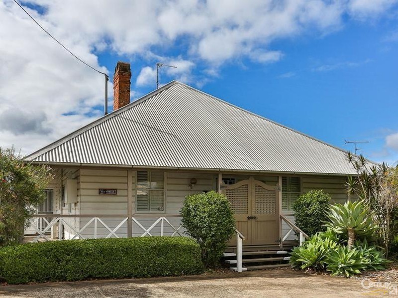 13 Anzac Avenue, Newtown QLD 4350