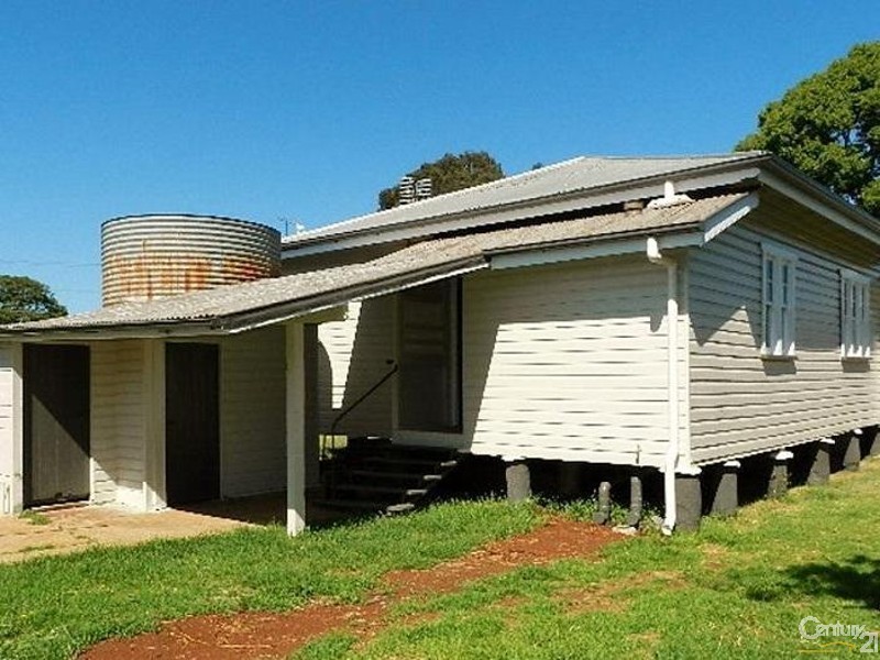 90 Anzac Avenue, Newtown QLD 4350
