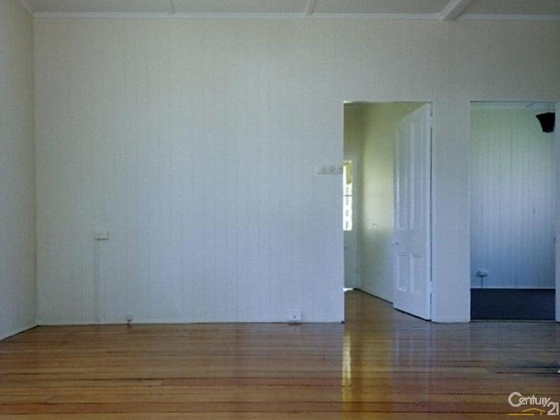 90 Anzac Avenue, Newtown QLD 4350