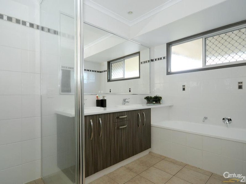 5 Grace Court, Darling Heights QLD 4350