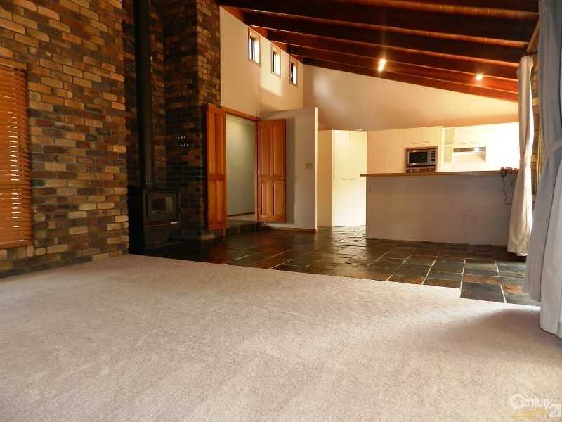 5 Lorna Court, Centenary Heights QLD 4350