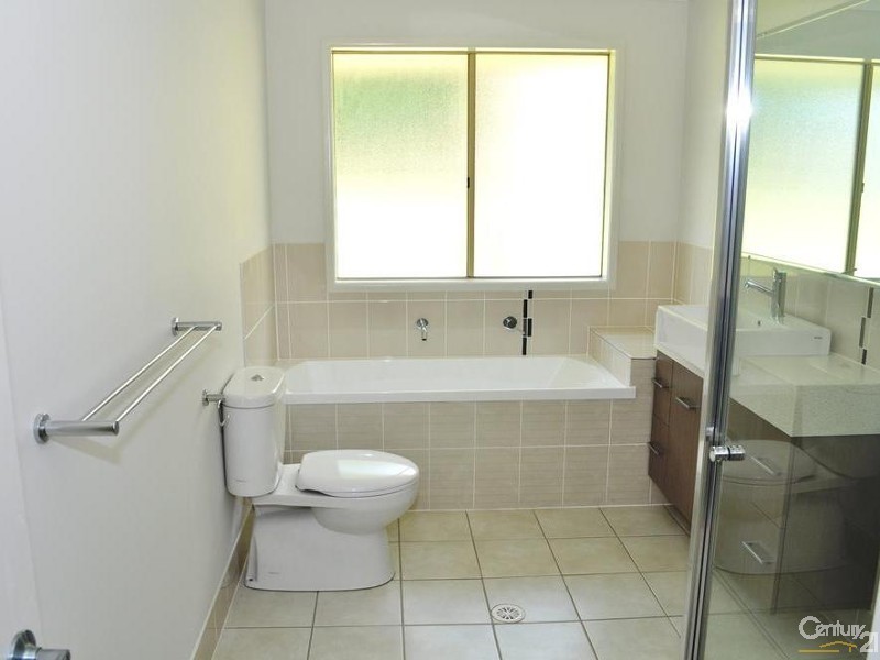 2/18 Williamson Lane, Wilsonton QLD 4350