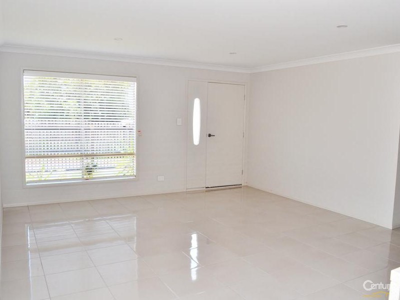 2/18 Williamson Lane, Wilsonton QLD 4350