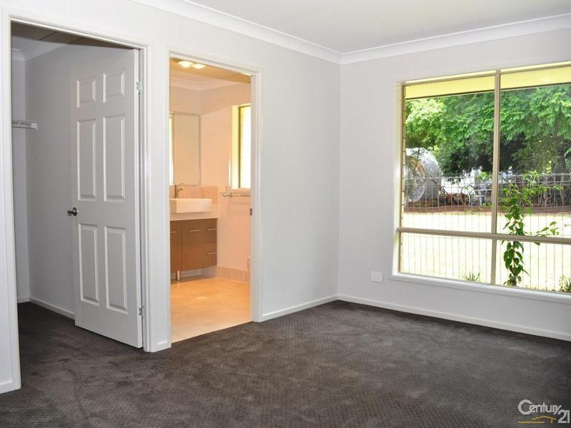 2/18 Williamson Lane, Wilsonton QLD 4350