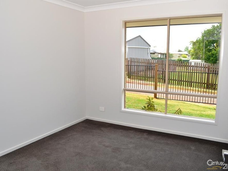 2/18 Williamson Lane, Wilsonton QLD 4350