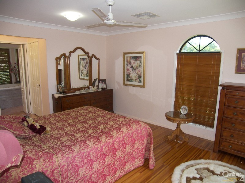 18 Robertson Crescent, Prince Henry Heights QLD 4350