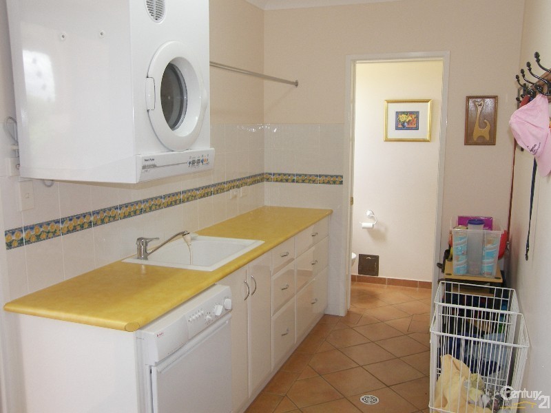 18 Robertson Crescent, Prince Henry Heights QLD 4350