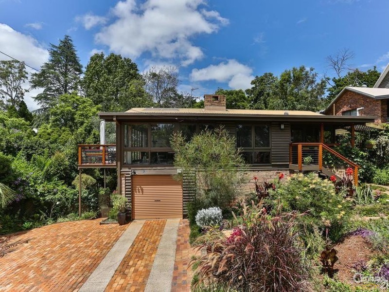 2 Swenson Street, Mount Lofty QLD 4350