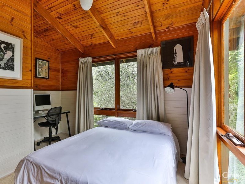 2 Swenson Street, Mount Lofty QLD 4350