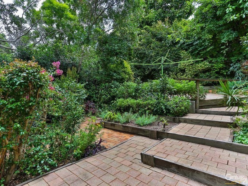 2 Swenson Street, Mount Lofty QLD 4350