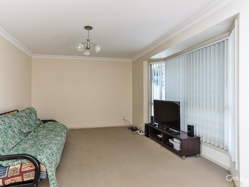 4 Winstanley Street, Newtown QLD 4350