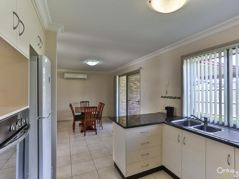 4 Winstanley Street, Newtown QLD 4350