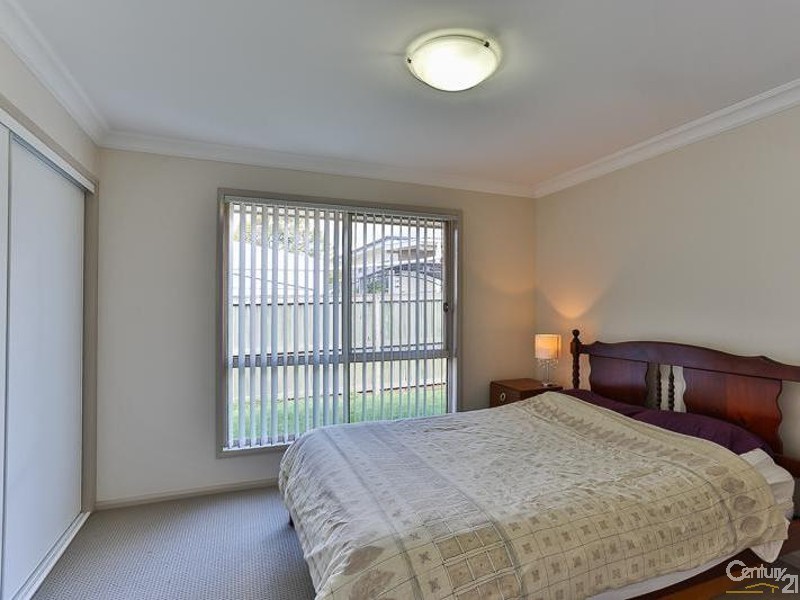4 Winstanley Street, Newtown QLD 4350