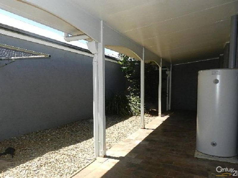 1/10 Devon Street, Newtown QLD 4350