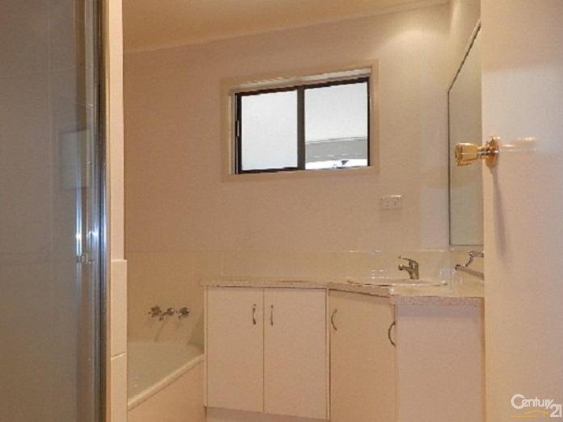 1/10 Devon Street, Newtown QLD 4350