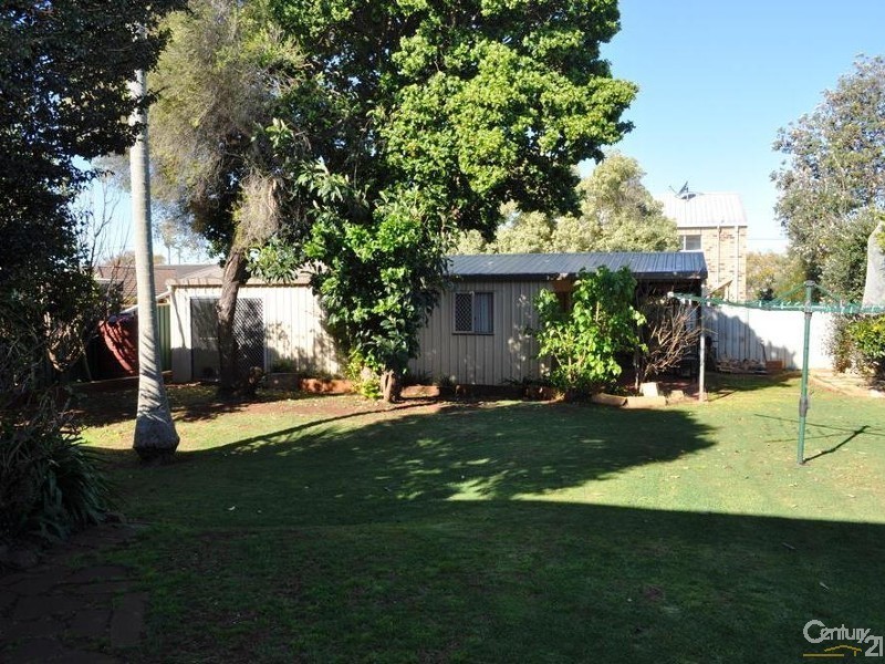 34 Paradise Street, Harristown QLD 4350