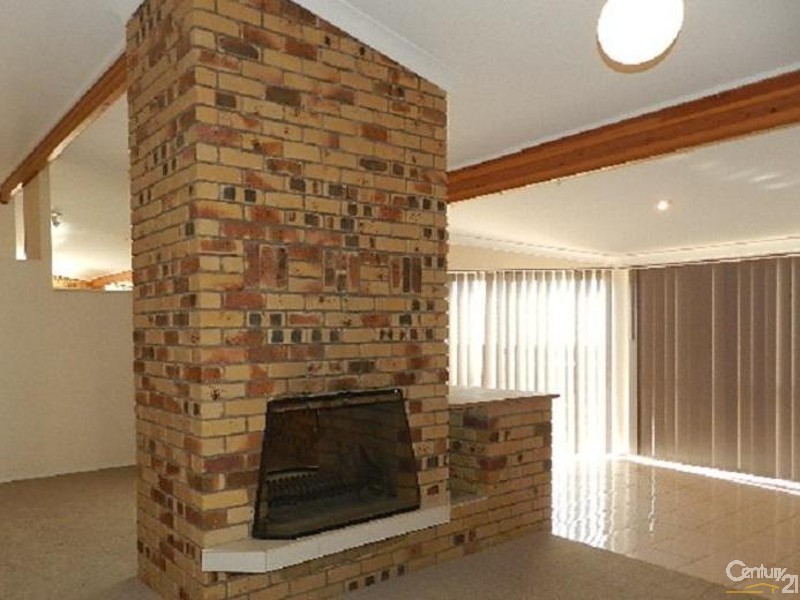 9  Lorraine Crescent, Centenary Heights QLD 4350