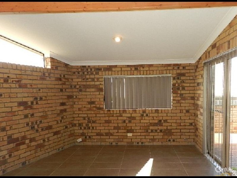 9  Lorraine Crescent, Centenary Heights QLD 4350