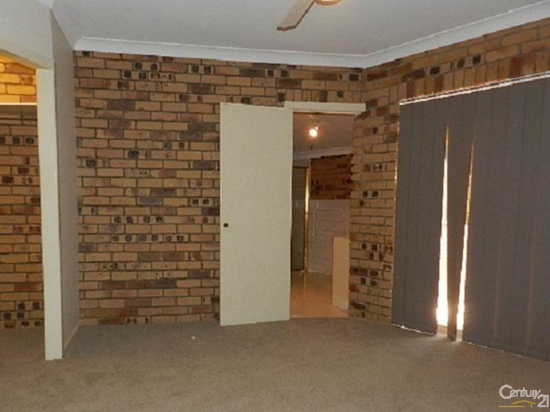 9  Lorraine Crescent, Centenary Heights QLD 4350