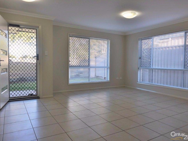 2/11 Boxsall Street, Newtown QLD 4350