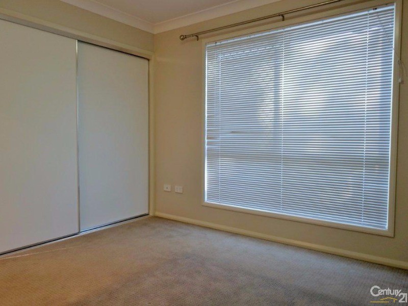 2/11 Boxsall Street, Newtown QLD 4350
