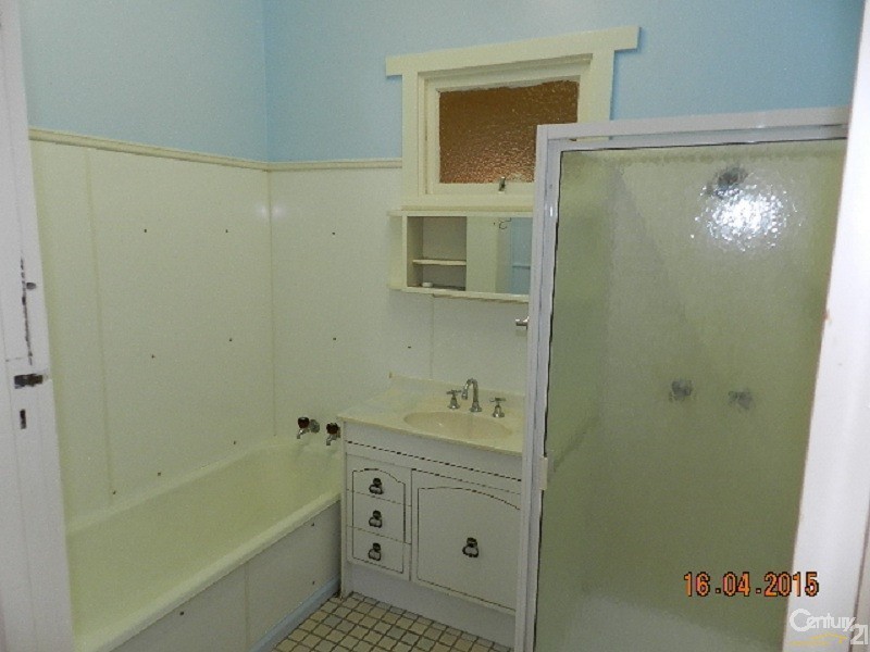 3 Beelbee, Harristown QLD 4350