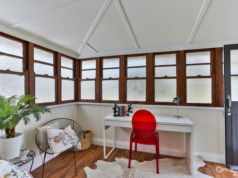 1 Weetwood Street, Newtown QLD 4350