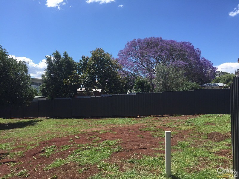 15b John Street, East Toowoomba QLD 4350