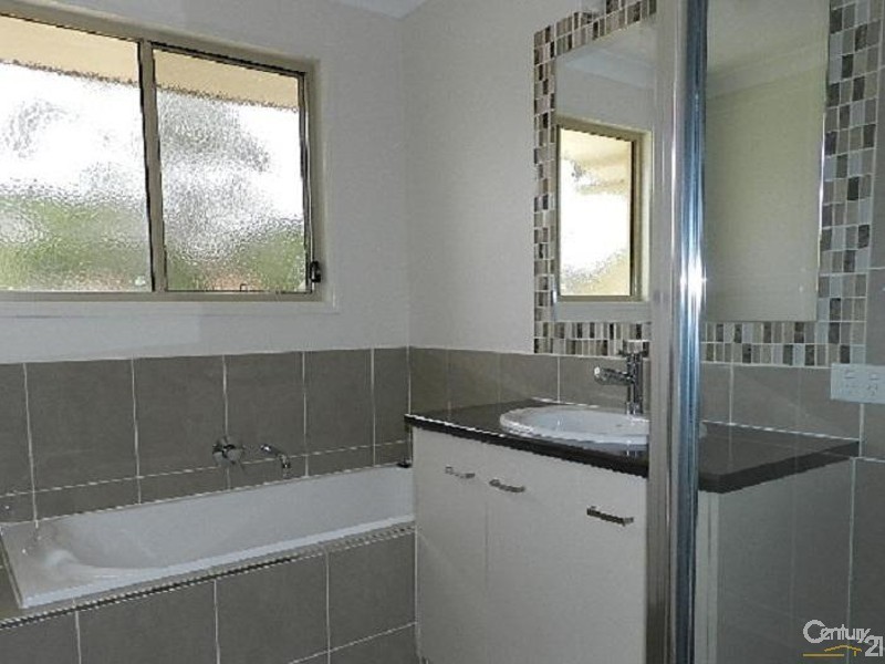 17/16 Anzac Avenue, Newtown QLD 4350