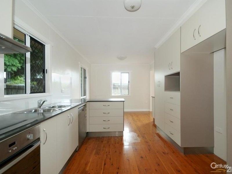 17 Bingara Street, Mount Lofty QLD 4350