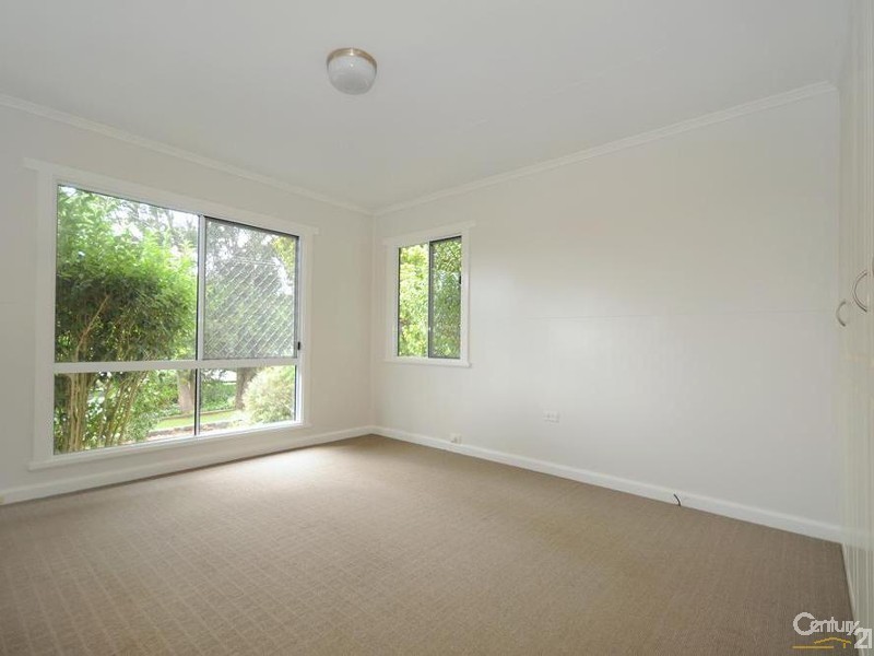 17 Bingara Street, Mount Lofty QLD 4350